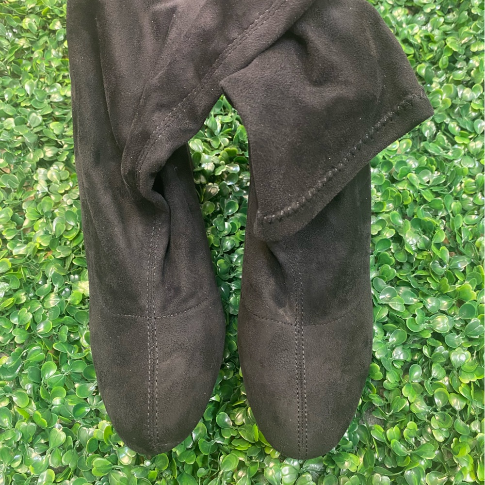 Black suede booties brand new size 7
